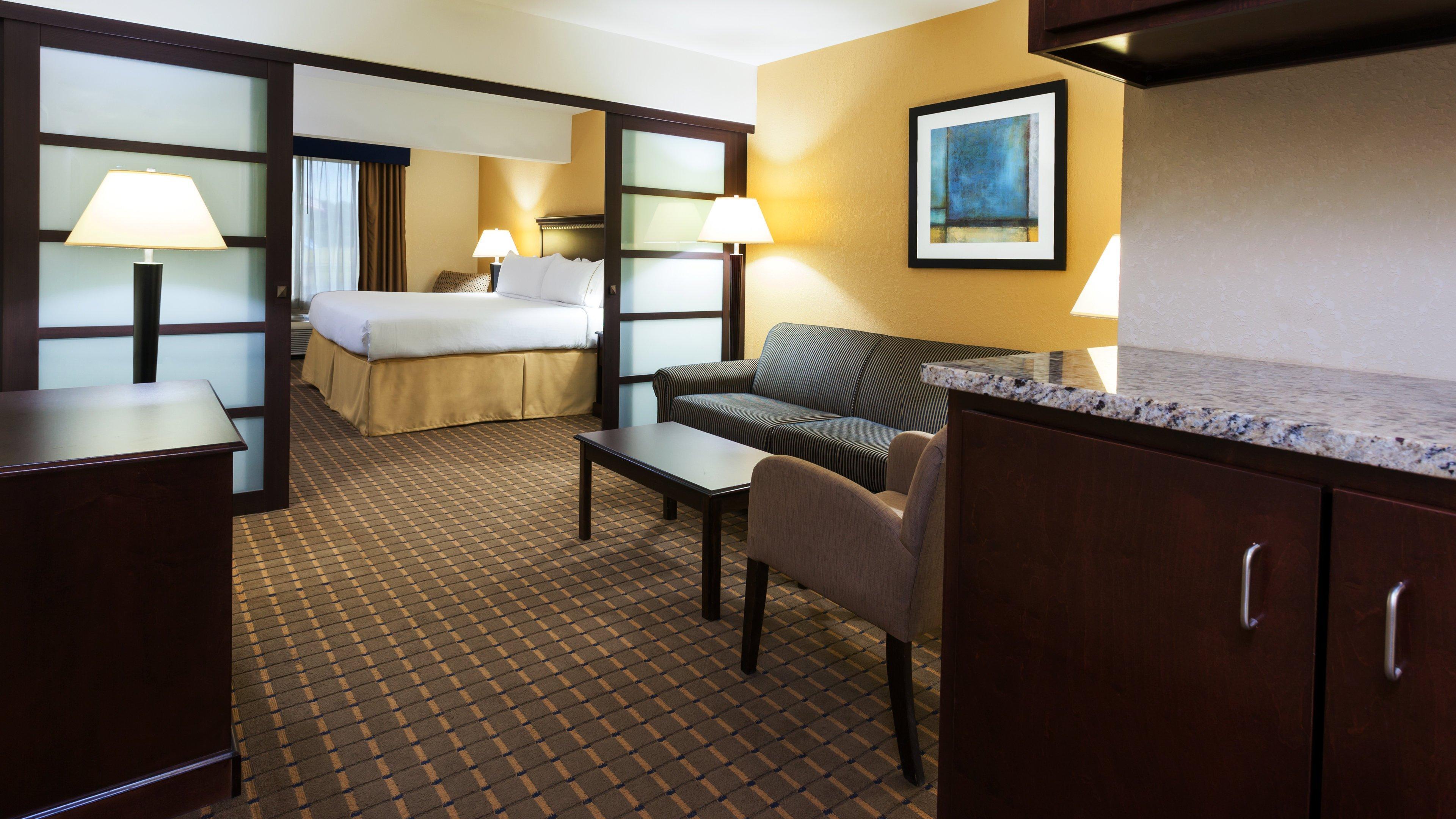 Holiday Inn Express And Suites Allentown West By Ihg Exterior photo
