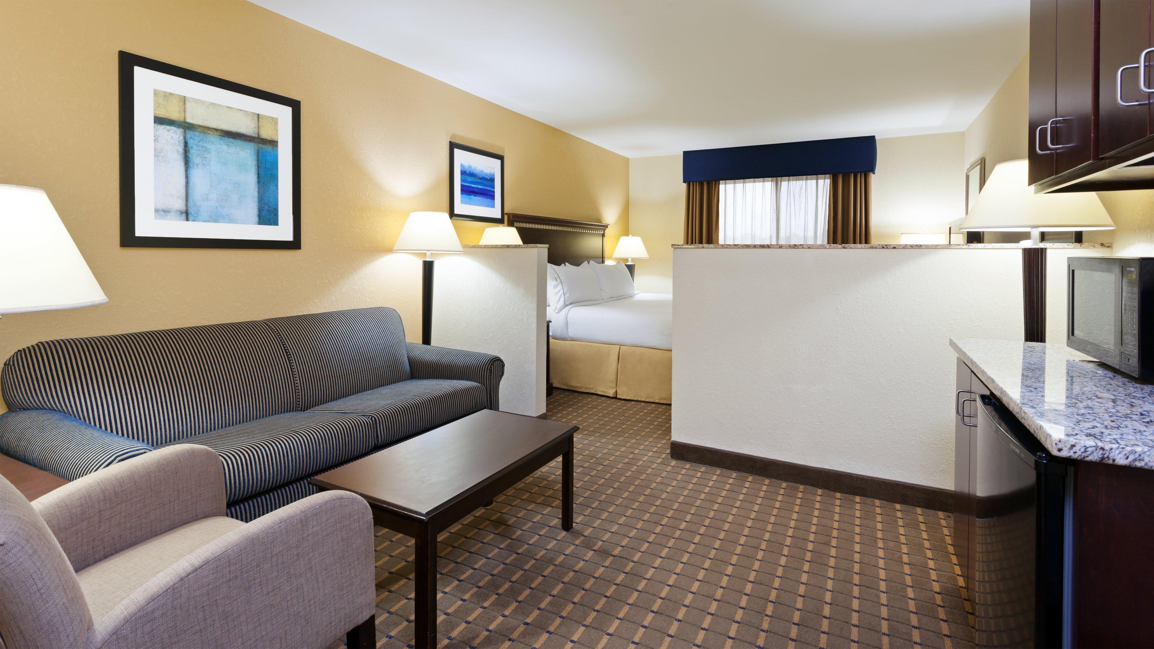 Holiday Inn Express And Suites Allentown West By Ihg Exterior photo